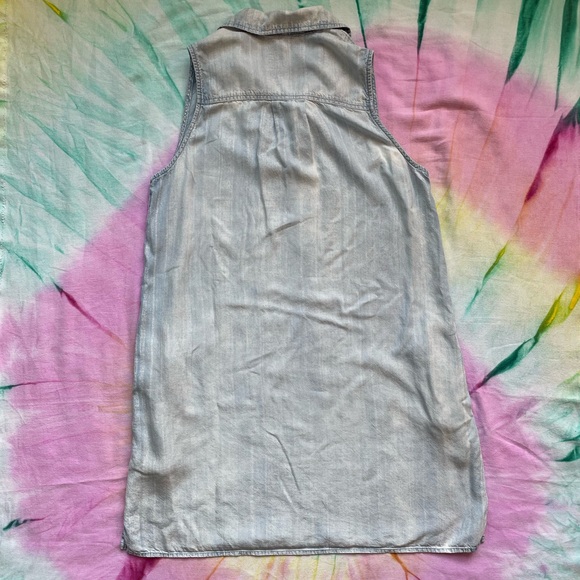 Cloth & Stone Light Wash Denim Sleeveless A-Line V-Neck Shift Dress | Size S - Picture 2 of 13
